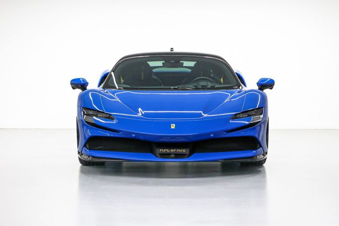 Новый Ferrari SF90 Stradale I, 4.0 л, 2023 в Дубае от PUPIL OF FATE MOTORS Голубой цвет. GCC | AUTO.AE