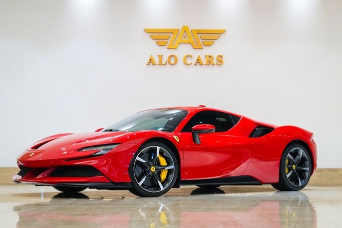 مستعمل Ferrari SF90 Stradale Stradale Xx I, 4.0 لتر, 2021 في في دبي من ALO CARS USED CARS LLC، اللون أحمر. مواصفات الخليج | AUTO.AE