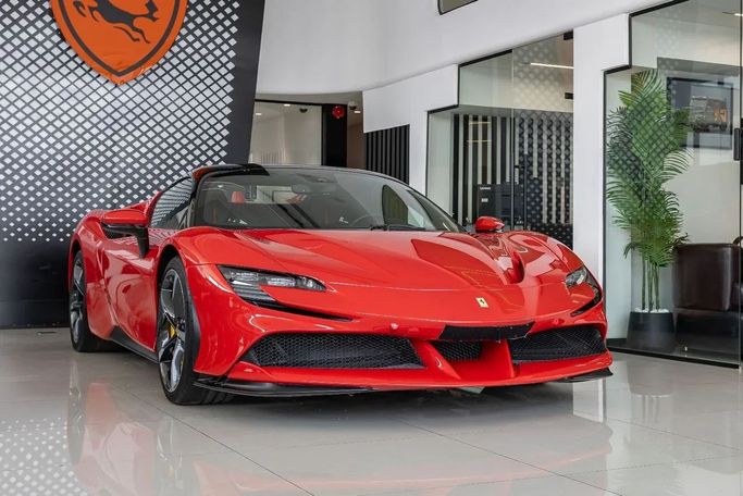 Подержанный Ferrari SF90 Stradale Spider I, 4.0 л, 2023 в Дубае от Laith Alobaidi Motors Красный цвет. Европейская | AUTO.AE