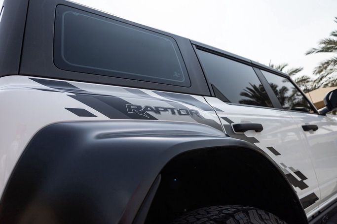 Подержанный Ford Bronco VI, 3.0 л, 2023 в Дубае от Linda Cars Белый цвет. GCC | AUTO.AE