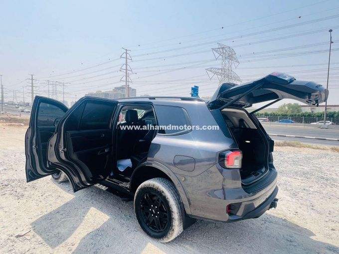 Used Ford Everest III, 3.0 l, 2023 in Dubai by Alhamd Motors, Grey color. Other | AUTO.AE