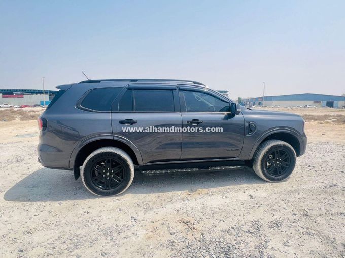 Used Ford Everest III, 3.0 l, 2023 in Dubai by Alhamd Motors, Grey color. Other | AUTO.AE