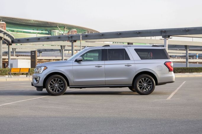 Ford Expedition IV Рестайлинг, 2021 внедорожник 5 дв. max стандарт класса в Дубае от Macan Luxury Motors серебристый цвет | AUTO.AE