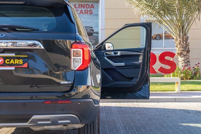 Подержанный Ford Explorer VI, 2.3 л, 2022 в Дубае от Linda Cars Зеленый цвет. GCC | AUTO.AE