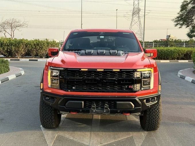 Подержанный Ford F-150 XIV, 3.0 л, 2023 в Дубае от Royal Motors Красный цвет. GCC | AUTO.AE