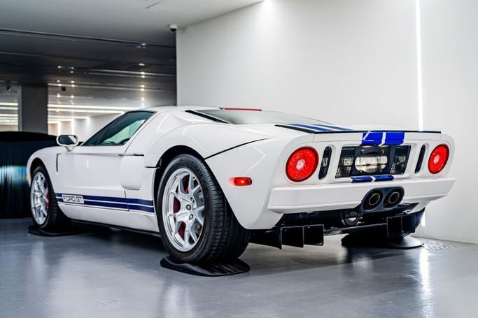 جديدة Ford GT I, 5.4 l, 2005 في في دبي، اللون أبيض. المواصفات الأمريكية | AUTO.AE
