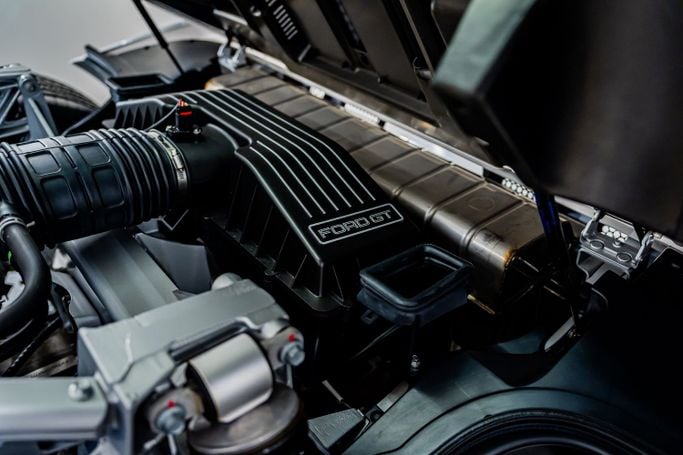 جديدة Ford GT I, 5.4 l, 2005 في في دبي، اللون أبيض. المواصفات الأمريكية | AUTO.AE