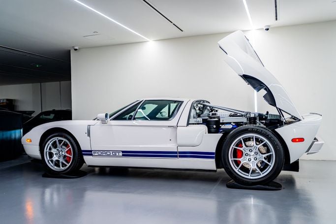 جديدة Ford GT I, 5.4 l, 2005 في في دبي، اللون أبيض. المواصفات الأمريكية | AUTO.AE