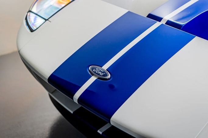 جديدة Ford GT I, 5.4 l, 2005 في في دبي، اللون أبيض. المواصفات الأمريكية | AUTO.AE
