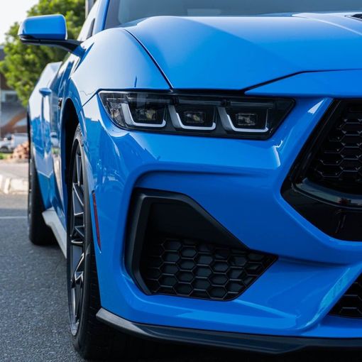 Ford Mustang VI Рестайлинг, 2024 купе стандарт класса в Дубае от DEIZ голубой цвет | AUTO.AE