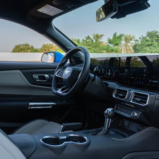 Ford Mustang VI Рестайлинг, 2024 купе стандарт класса в Дубае от DEIZ голубой цвет | AUTO.AE