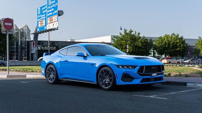 Ford Mustang VI Рестайлинг, 2024 купе  класса в Дубае от DEIZ голубой цвет | AUTO.AE