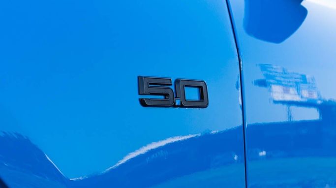 Ford Mustang VI Рестайлинг, 2024 купе стандарт класса в Дубае от DEIZ голубой цвет | AUTO.AE