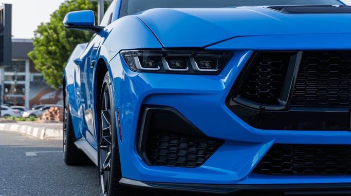 Ford Mustang VI Рестайлинг, 2024 купе стандарт класса в Дубае от DEIZ голубой цвет | AUTO.AE