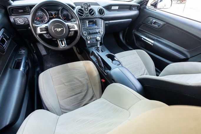 Подержанный Ford Mustang VI, 2.3 л, 2017 в Дубае от Linda Cars Красный цвет. GCC | AUTO.AE