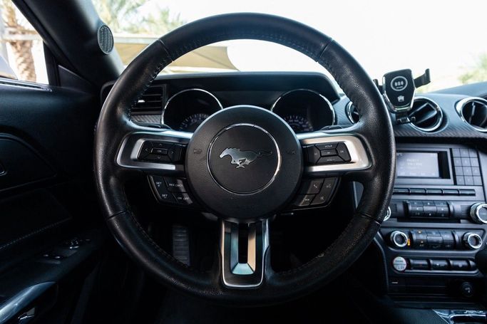 Подержанный Ford Mustang VI, 2.3 л, 2017 в Дубае от Linda Cars Красный цвет. GCC | AUTO.AE