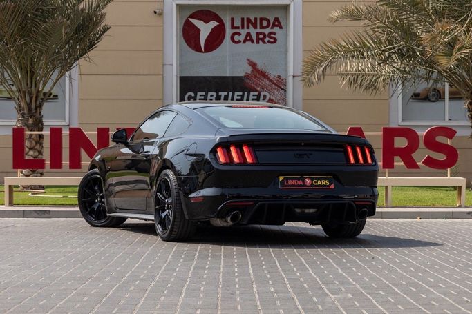 Подержанный Ford Mustang VI, 5.0 л, 2017 в Дубае от Linda Cars Черный цвет. GCC | AUTO.AE