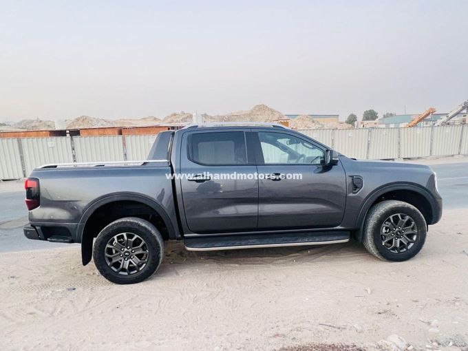 Подержанный Ford Ranger T6.2, 2.0 л, 2023 в Дубае от Alhamd Motors Серый цвет. Other | AUTO.AE