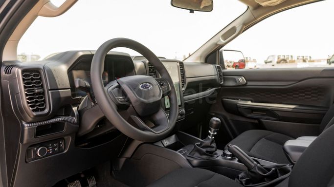 Подержанный Ford Ranger T6.2, 2.0 л, 2025 в Дубае от Milele Черный цвет. Other | AUTO.AE