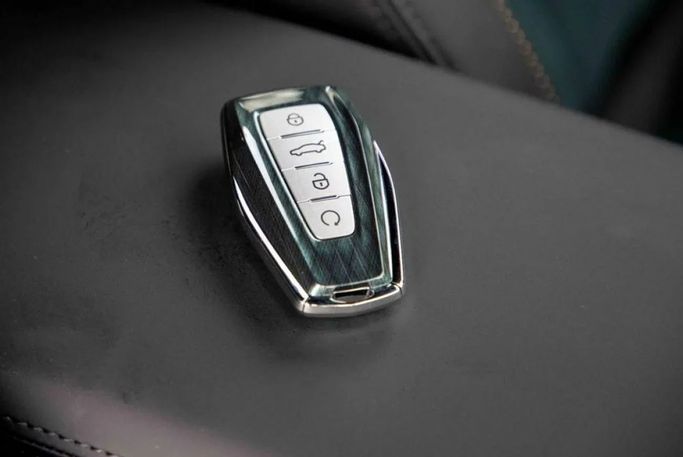 Новый Geely Monjaro I Рестайлинг, 2.0 л, 2023 в Дубае от Mohamed Hakim Motors Синий цвет. Other | AUTO.AE
