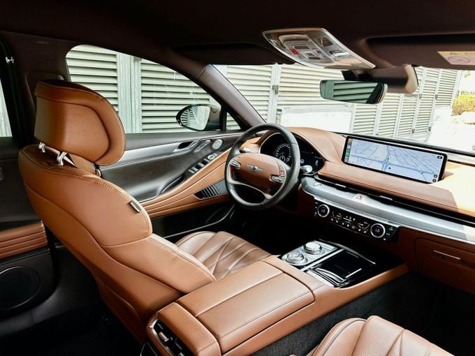 Подержанный Genesis G80 II, 2.5 л, 2023 в Дубае от Express Motors Черный цвет. Корейская | AUTO.AE