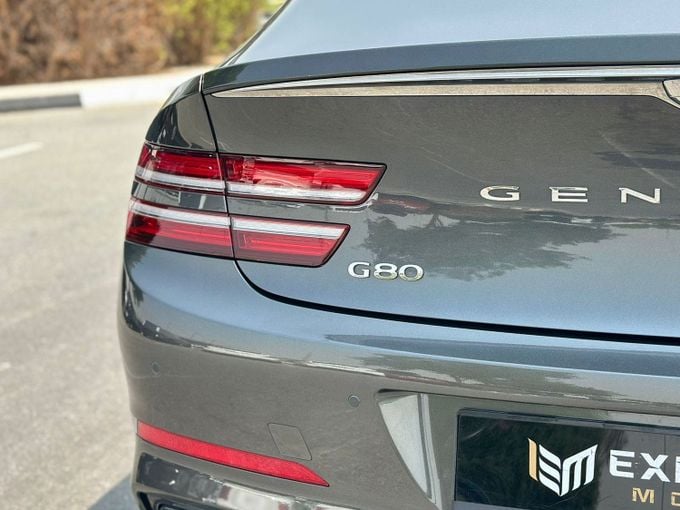 Подержанный Genesis G80 II, 2.5 л, 2023 в Дубае от Express Motors Черный цвет. Корейская | AUTO.AE