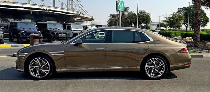 Used Genesis G90 II, 3.5 l, 2023 in Dubai by Q Motors, Green color. GCC Specs | AUTO.AE