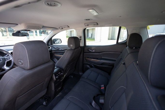 Used GMC Acadia II Facelift, 3.6 l, 2023 in Dubai by Linda Cars, Grey color. GCC Specs | AUTO.AE