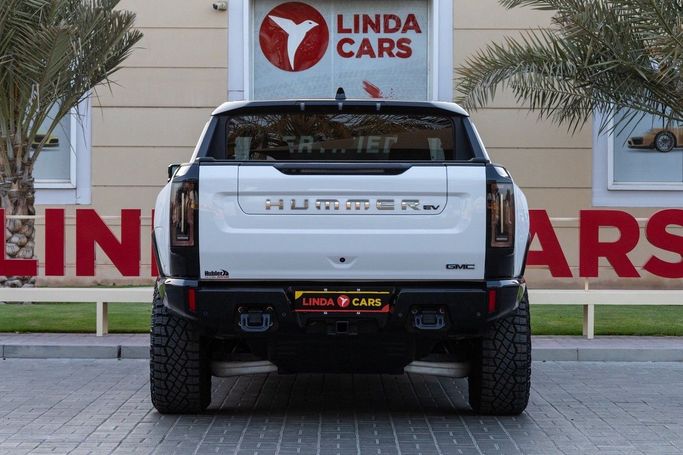 Подержанный GMC Hummer EV, 2022 в Дубае от Linda Cars Белый цвет. Американская | AUTO.AE