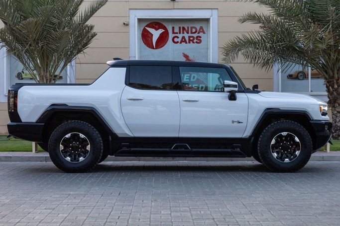 Подержанный GMC Hummer EV, 2022 в Дубае от Linda Cars Белый цвет. Американская | AUTO.AE