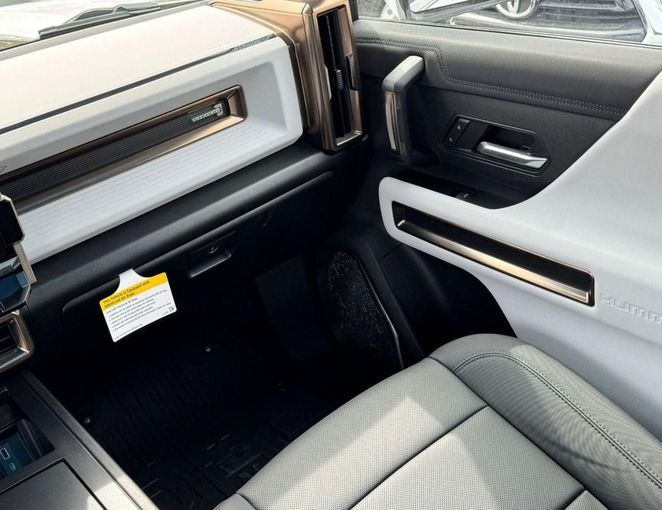 Новый GMC Hummer EV, 2024 в Дубае от SK Motors Белый цвет. GCC | AUTO.AE
