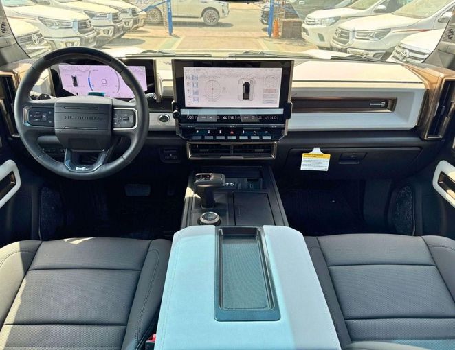 Новый GMC Hummer EV, 2024 в Дубае от SK Motors Белый цвет. GCC | AUTO.AE