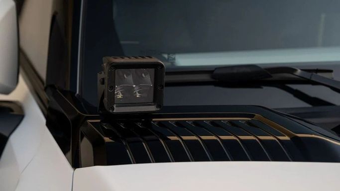 Used GMC Hummer EV, 2022 in Dubai by Al Ain Class Motors, White color. American Specs | AUTO.AE