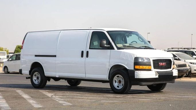 Новый GMC Savana I Рестайлинг, 6.6 л, 2024 в Дубае от Dresden Motors Белый цвет. GCC | AUTO.AE