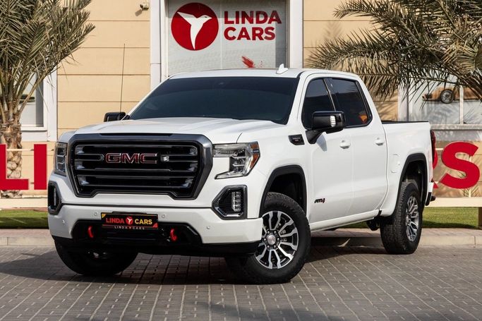 Used GMC Sierra IV, 6.2 l, 2020 in Dubai by Linda Cars, White color. GCC Specs | AUTO.AE