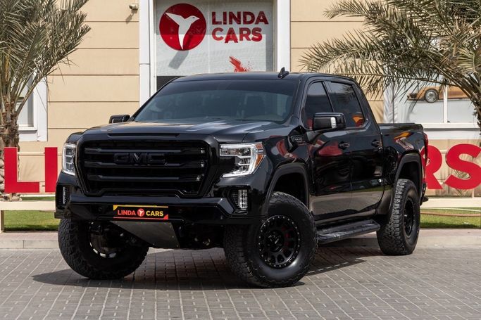 Used GMC Sierra IV, 5.3 l, 2021 in Dubai by Linda Cars, Black color. GCC Specs | AUTO.AE