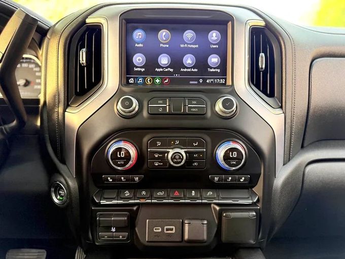 مستعملة GMC Sierra رابعاً, 5.3 l, 2019 في في دبي من Alta Class Motors، اللون أسود. المواصفات الكندية | AUTO.AE