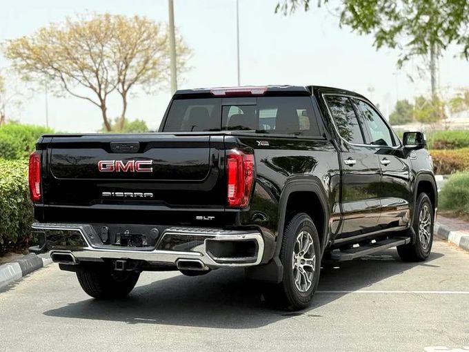 مستعملة GMC Sierra رابعاً, 5.3 l, 2019 في في دبي من Alta Class Motors، اللون أسود. المواصفات الكندية | AUTO.AE