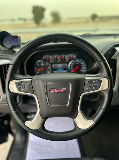 Подержанный GMC Sierra III (K2XX) Рестайлинг, 6.2 л, 2018 в Дубае от Alzahiah Cars Черный цвет. Other | AUTO.AE