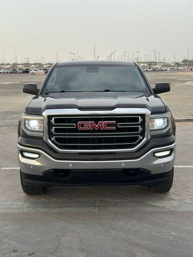 Подержанный GMC Sierra III (K2XX) Рестайлинг, 6.2 л, 2018 в Дубае от Alzahiah Cars Черный цвет. Other | AUTO.AE