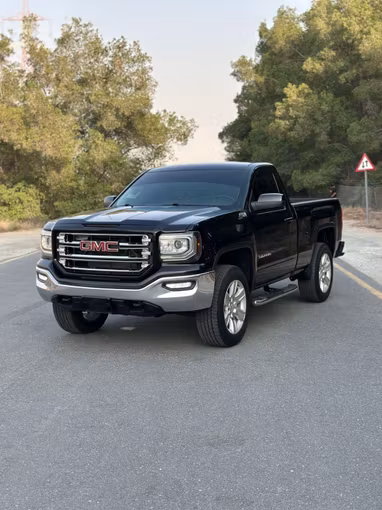 Подержанный GMC Sierra III (K2XX) Рестайлинг, 6.2 л, 2016 в Дубае от Alzahiah Cars Черный цвет. GCC | AUTO.AE