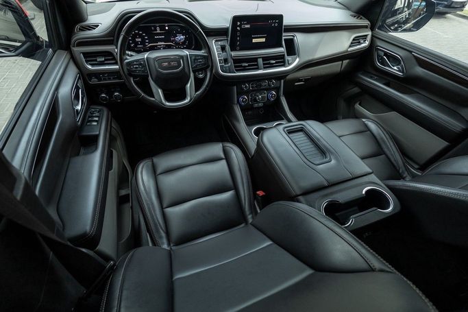 Used GMC Yukon V, 5.3 l, 2022 in Dubai by Linda Cars, Black color. GCC Specs | AUTO.AE