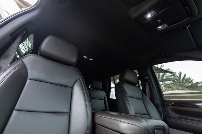 Used GMC Yukon V, 5.3 l, 2022 in Dubai by Linda Cars, Black color. GCC Specs | AUTO.AE