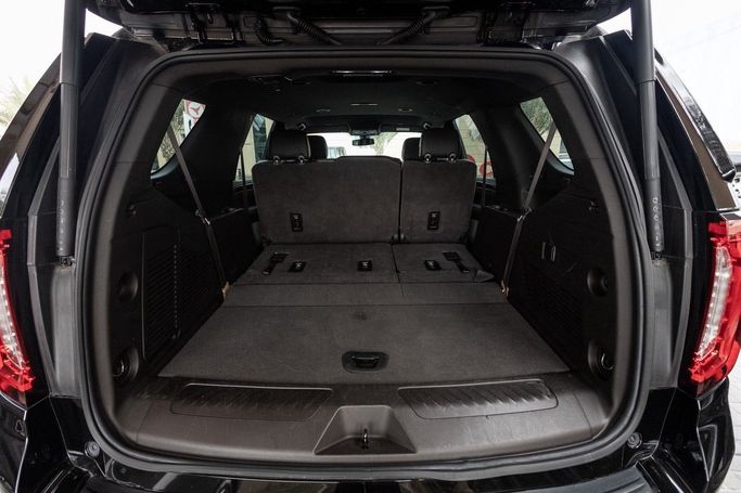 Used GMC Yukon V, 5.3 l, 2022 in Dubai by Linda Cars, Black color. GCC Specs | AUTO.AE
