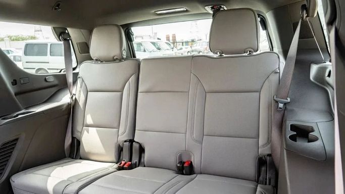 New GMC Yukon V Facelift, 5.3 l, 2025 in Dubai by Altass Motors, Black color. GCC Specs | AUTO.AE