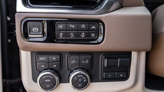 New GMC Yukon XL V Facelift, 6.2 l, 2025 in Dubai by Altass Motors, Black color. GCC Specs | AUTO.AE