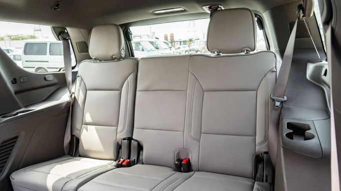 New GMC Yukon V Facelift, 5.3 l, 2025 in Dubai by Altass Motors, Black color. Other | AUTO.AE