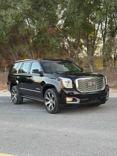 Подержанный GMC Yukon IV (GMT K2UG), 6.2 л, 2015 в Дубае от Alzahiah Cars Черный цвет. GCC | AUTO.AE