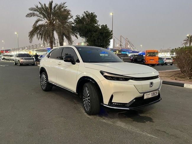 Подержанный Honda e:NS1, 2022 в Дубае от Al Faisal Motors Белый цвет. Китайская | AUTO.AE
