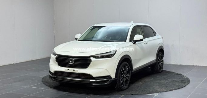 Used Honda HR-V III, 1.5 l, 2022 in Dubai by Alhamd Motors, White color. Other | AUTO.AE